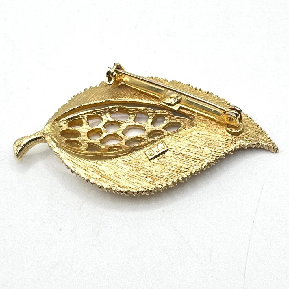 Vintage JJ Jonette Jewelry Gold Tone Textured Leaf Brooch w/ Open Metal Work